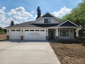 Building Photo - 8416 E Maringo Dr