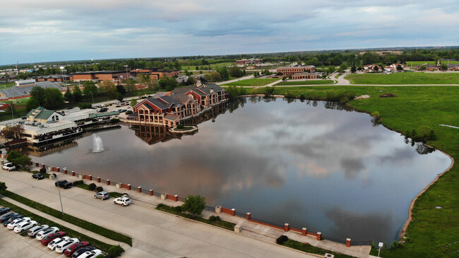 Foto del edificio - Swan Lake