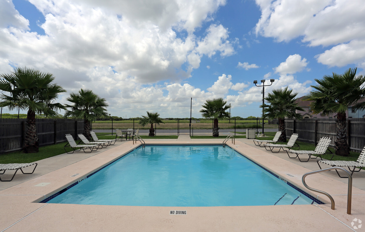 piscina - Stone Oak Apartments