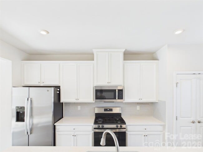 Building Photo - 2617 Grantham Place Dr