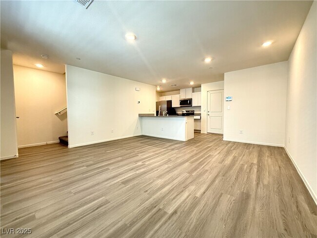 Foto del edificio - 4828 Ava Ridge Ave