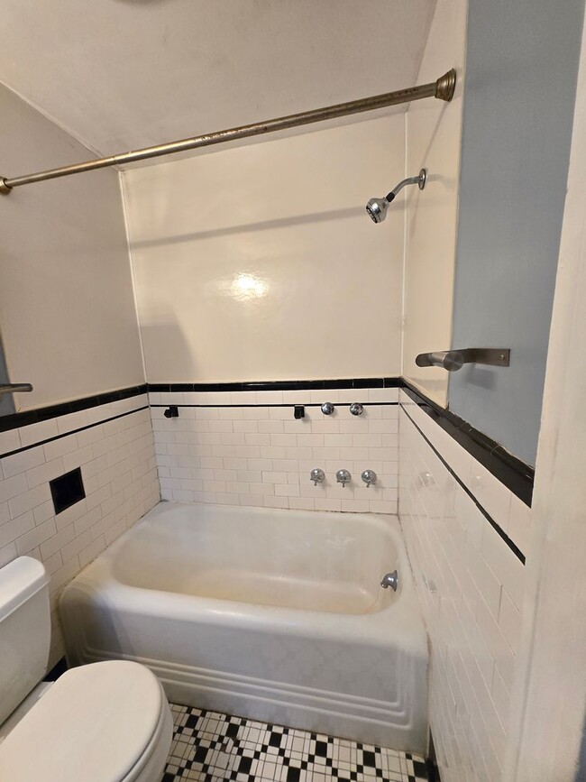 Building Photo - 20 Hudson St