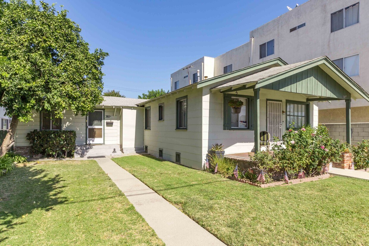 Foto principal - 3811 W Verdugo Ave
