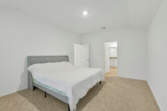 Building Photo - 14980 Timber Pnes Dr