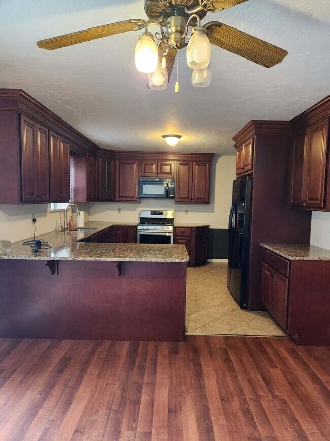 Foto del edificio - 3 BR 2 BATH - DALLASTOWN SCHOOL DIST