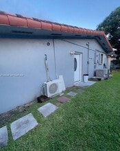 Building Photo - 1090 W 60th St