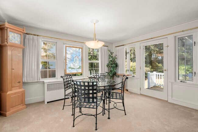 Foto del edificio - 58 Country Club Rd