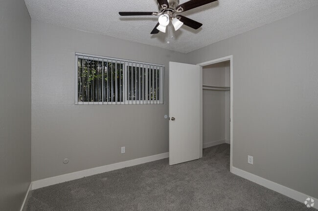 2HAB,1BA-850 ft² - Park Place