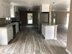 Building Photo - 592 River Plantation Dr