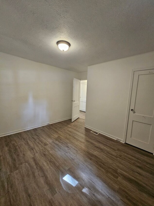 ** MOVE IN SPECIAL** 2 Bedrooms, 1 Bath ... - ** MOVE IN SPECIAL**   2 Bedrooms, 1 Bath ...