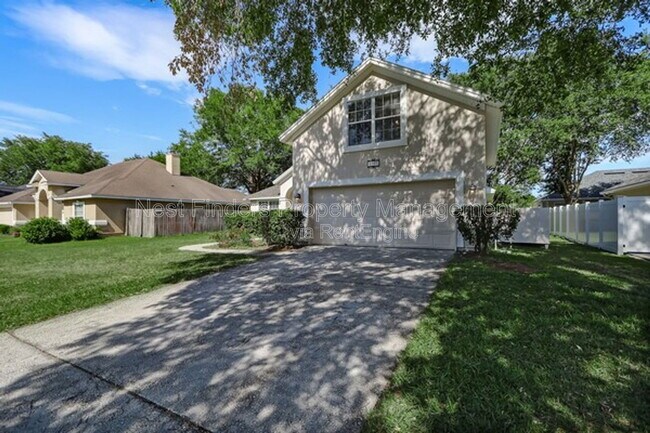 Foto del edificio - 1704 Dartmoor Ln