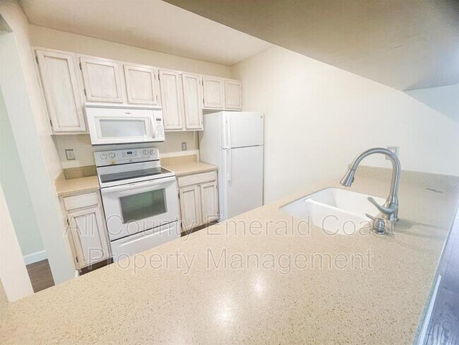 Foto del edificio - 128 Elm Ave SE