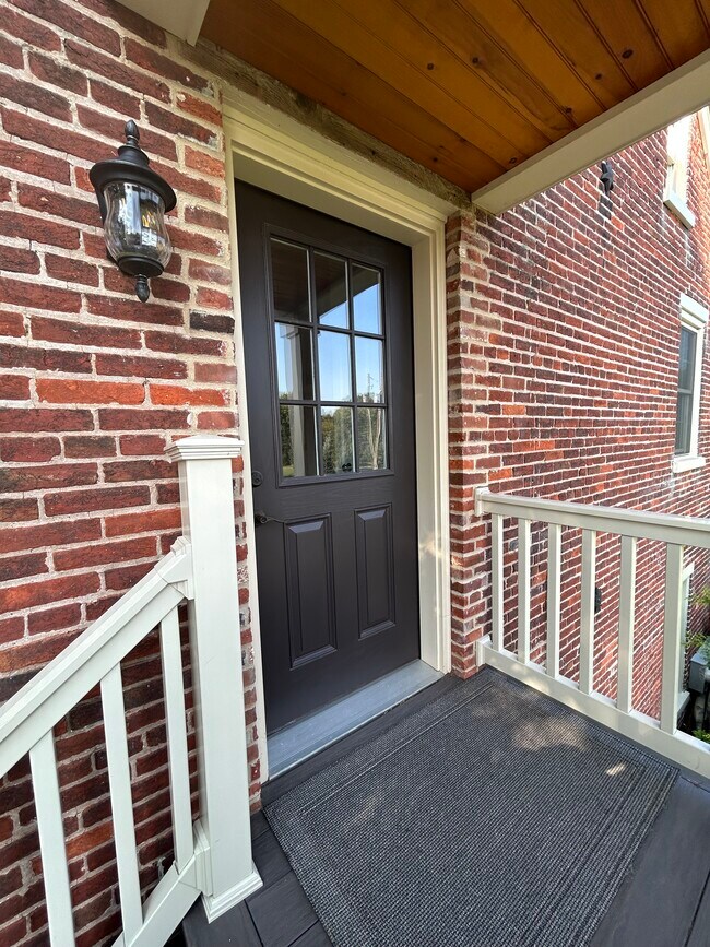 Foto del edificio - 2074 Creek Hill Rd
