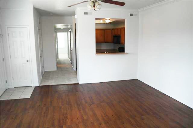Building Photo - Fantastic Condo 2 Bedroom and 2 Bath home with A/C