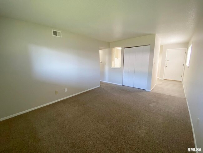 Building Photo - 2618 W Willowlake Dr