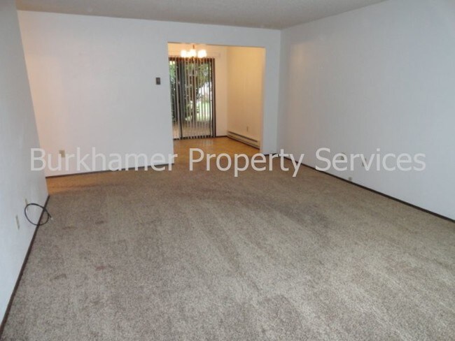 Building Photo - 512 End Pl