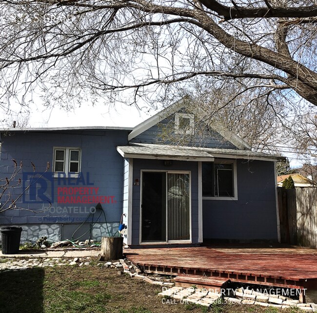 Building Photo - 1 Bedroom 2 Bath House - With a bonus room