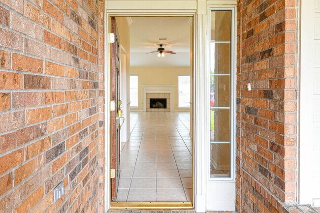 Foto del edificio - 20834 Normandy Forest Dr