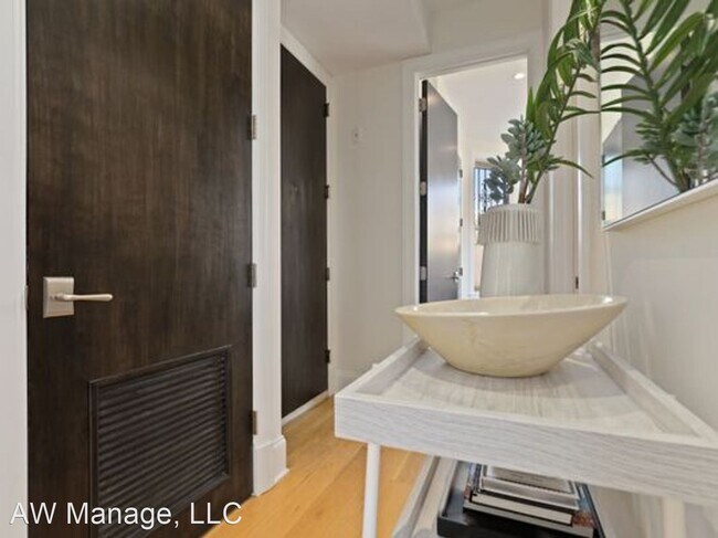 Foto del edificio - 2 br, 2 bath House - 2035 13th St NW Apt 3