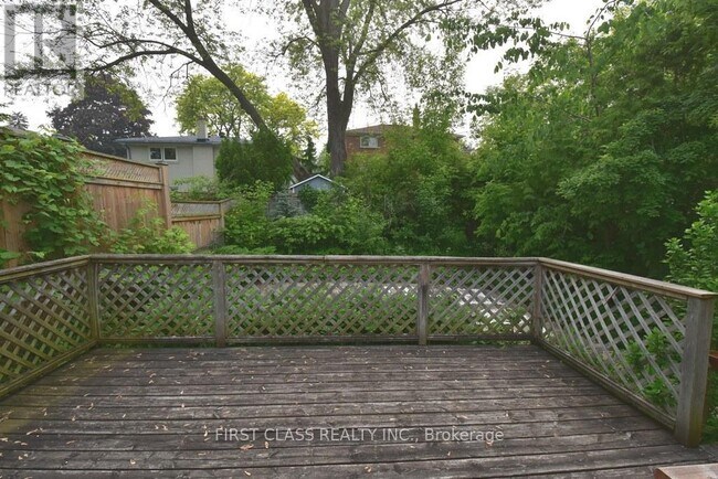 Photo du bâtiment - 331 Woodsworth Rd