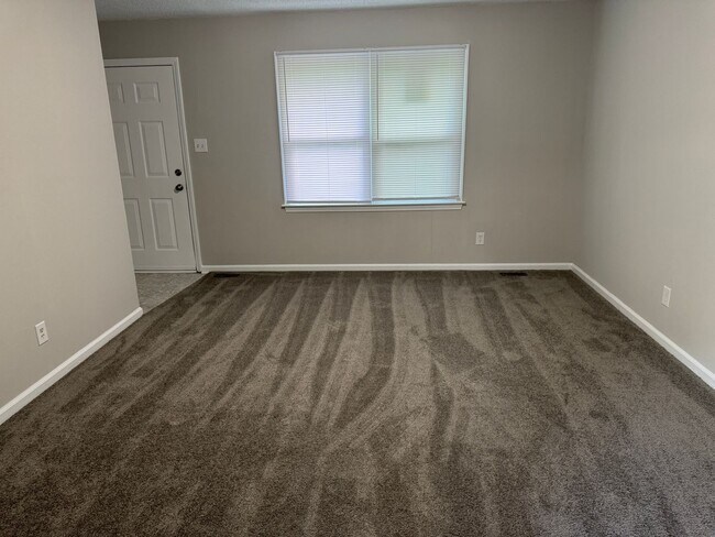 Building Photo - Dogwood1340