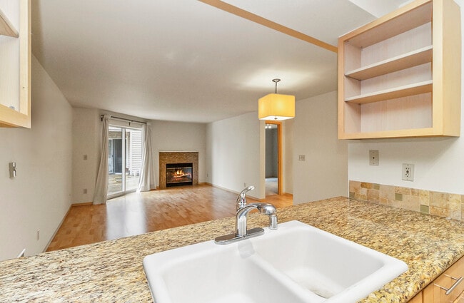 Foto del edificio - 6970 California Ave SW