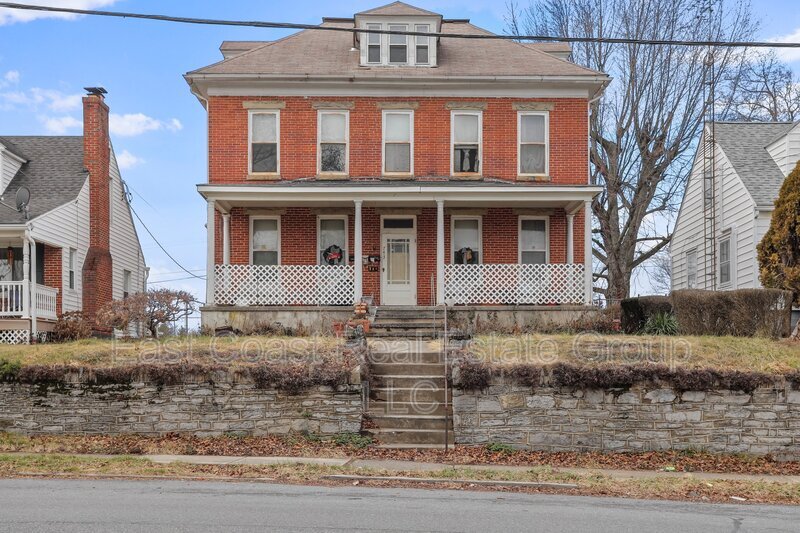 743 Summit Ave, Hagerstown, MD 21740 Condo for Rent in Hagerstown, MD