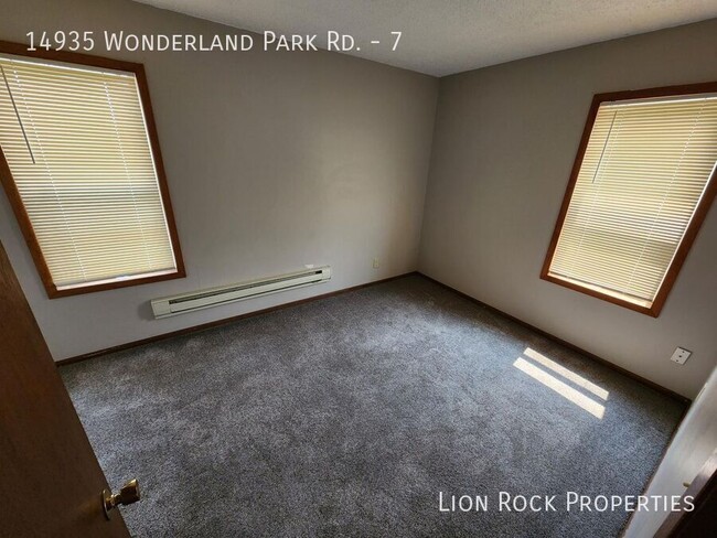 Foto del edificio - 14935 Wonderland Park Rd