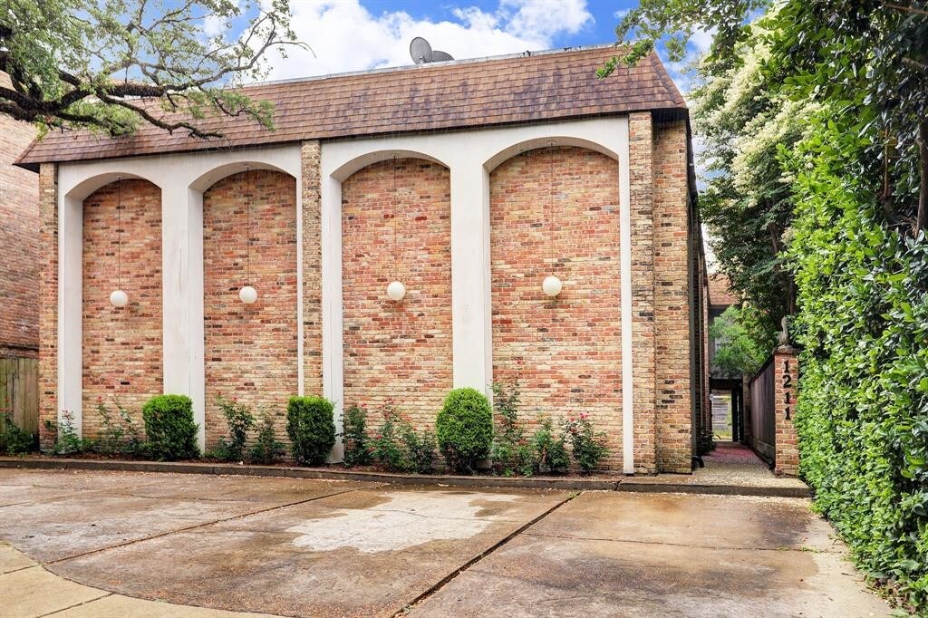 Foto principal - 1211 Miramar St