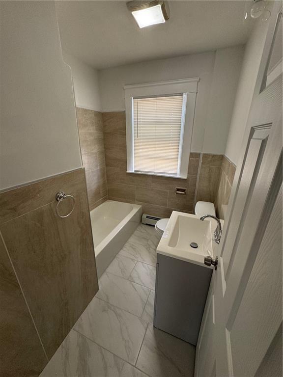 Foto del edificio - 694 Killingly St