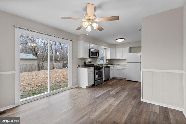 Building Photo - 1006 Stone Ave