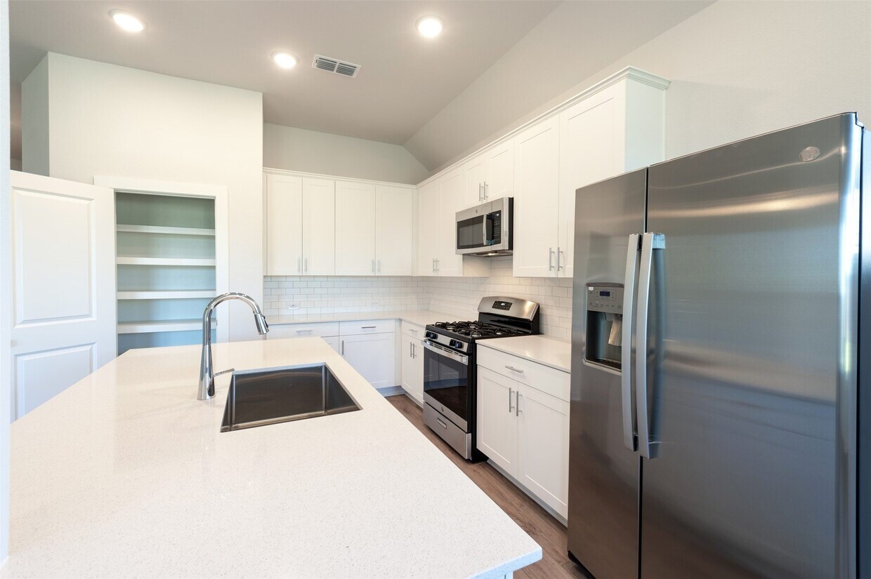 Foto del edificio - 16835 Solomons Plume Ln