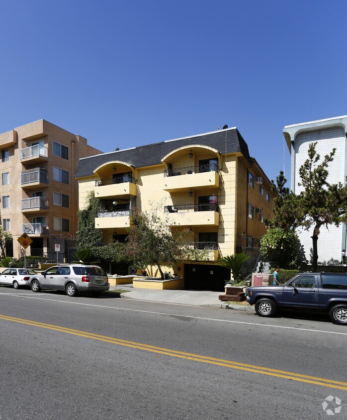 439 S Hobart blvd. - 439 S Hobart Blvd