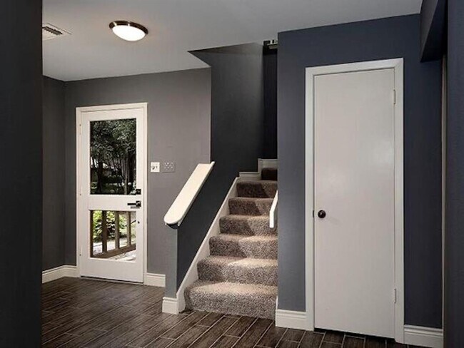 Building Photo - 46 Cokeberry Ct