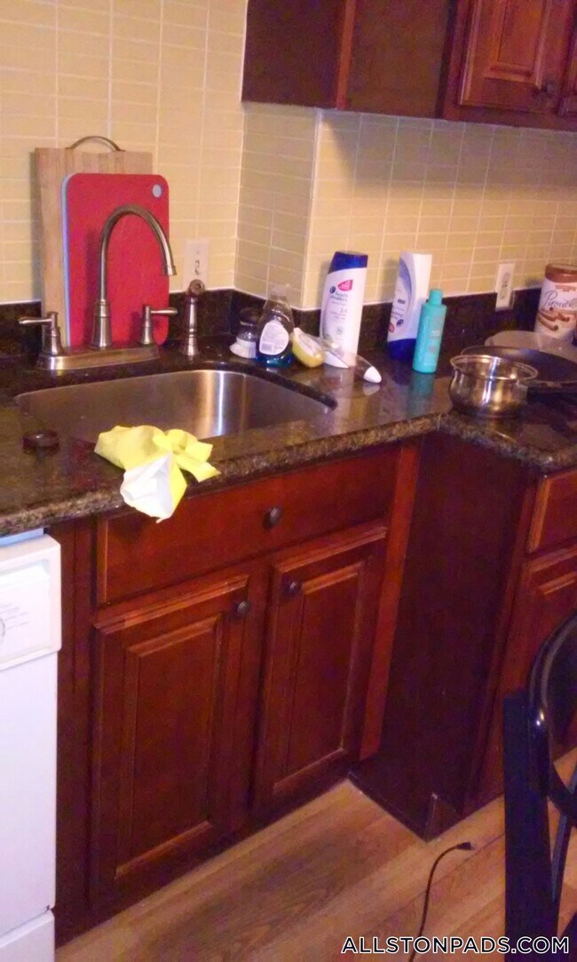 Building Photo - 26 Greylock Rd