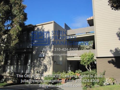Building Photo - 10585 Missouri
