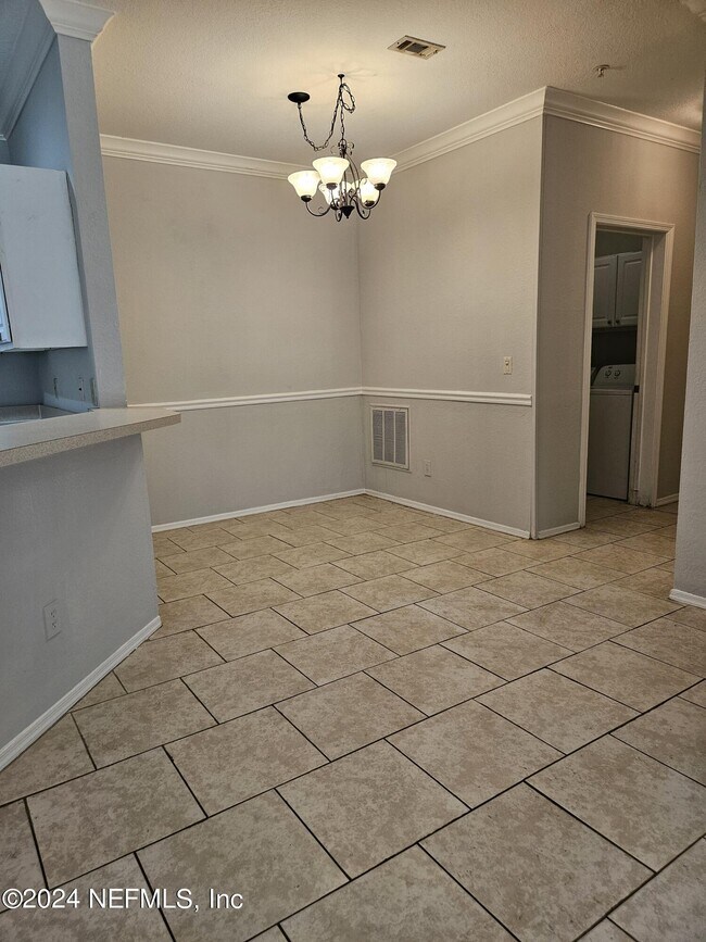 Foto del edificio - 13810 Sutton Park Dr N