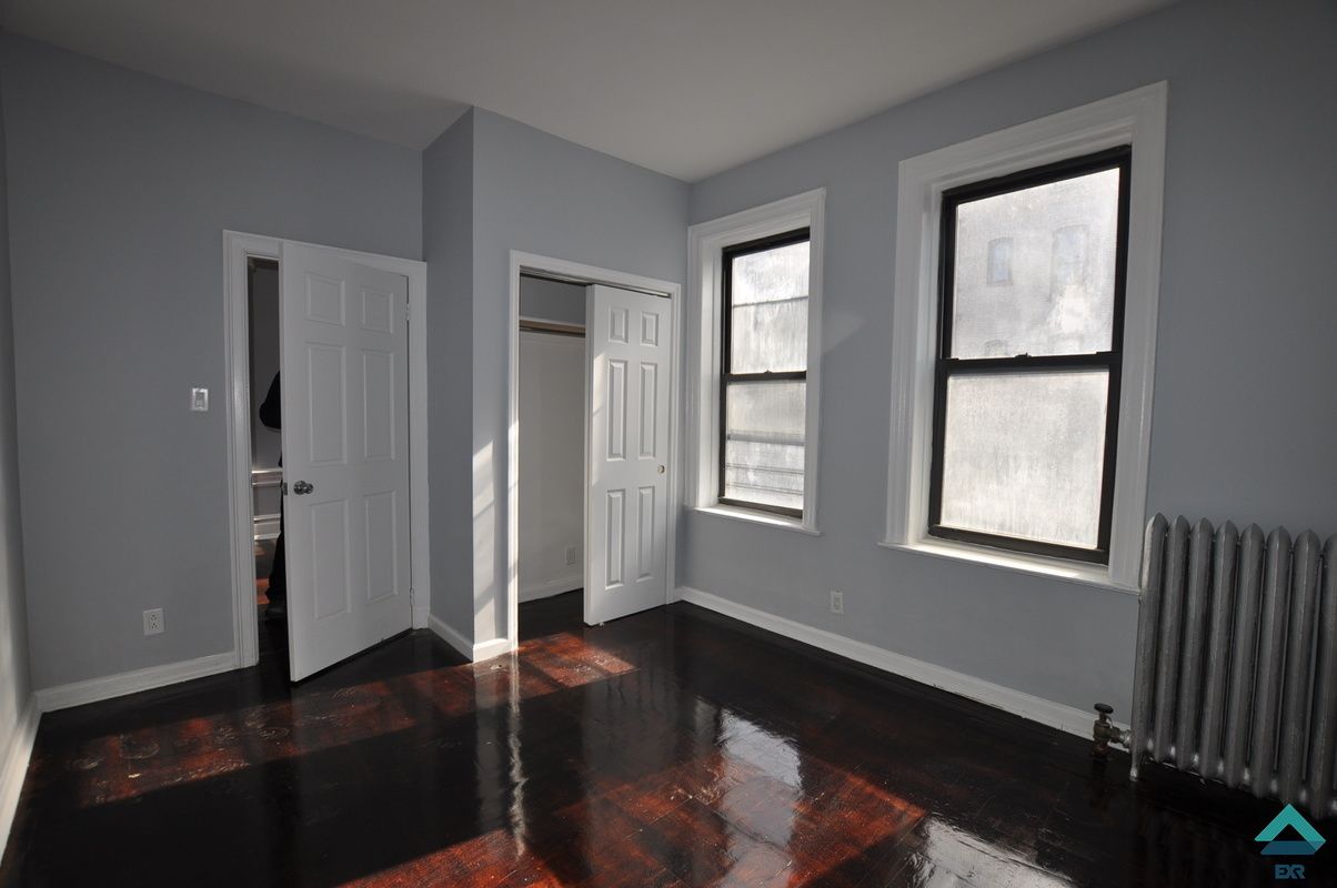 Primary Photo - 940 Montgomery St