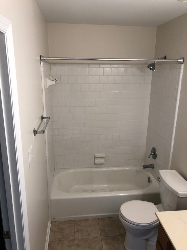 Building Photo - 6705 Twin Tree Ct