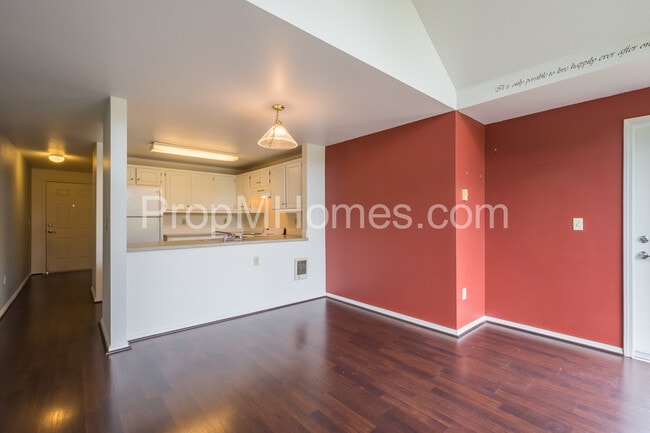 Foto del edificio - Courtyards at Springville - Great  2/2 Upper Level Condominium Available Now