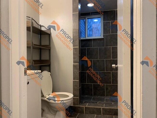 Building Photo - 13922 Couwlier Ave