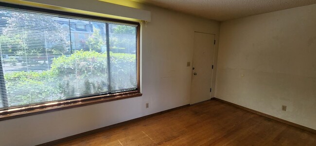 Building Photo - 2575 NW Lovejoy St