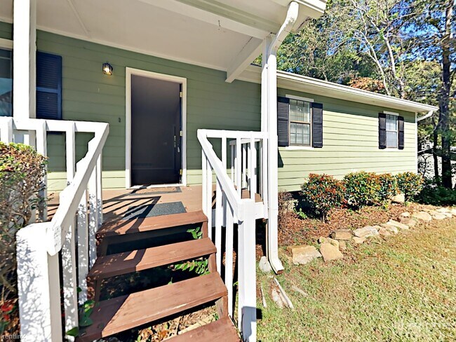 Building Photo - 2271 Chestnut Pl