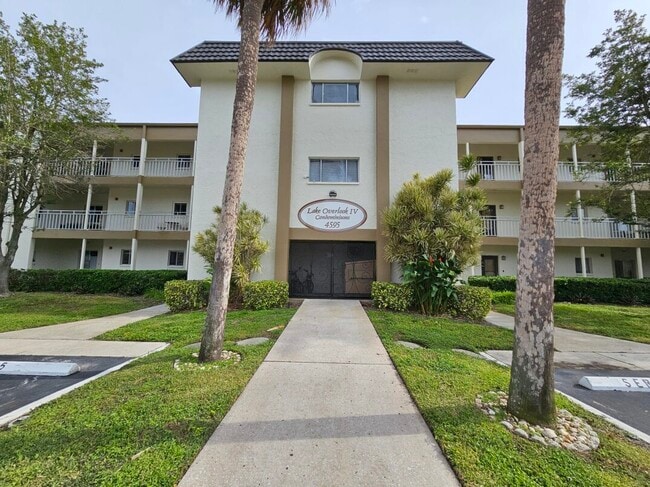 Building Photo - 4595 Chancellor St NE