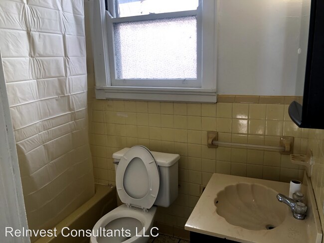 Building Photo - 3 br, 1 bath House - 1431 Regent Ave