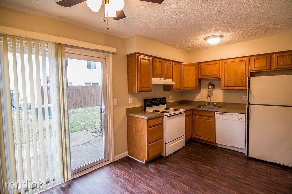 Primary Photo - 2 br, 1.5 bath Condo - 207 Peppertree Lane
