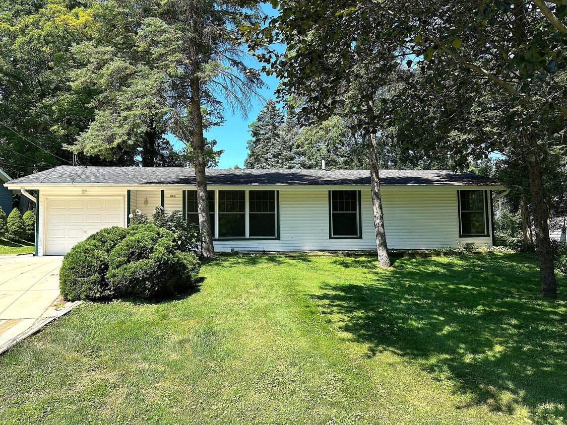 Foto principal - 856 Brickley Dr