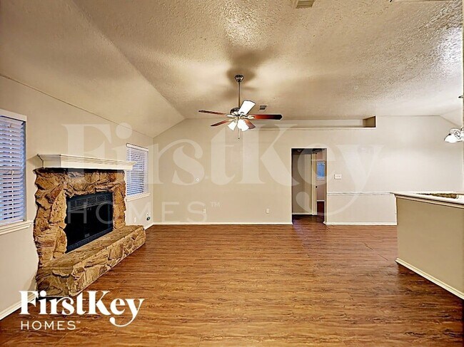 Building Photo - 22914 Sherioaks Ln