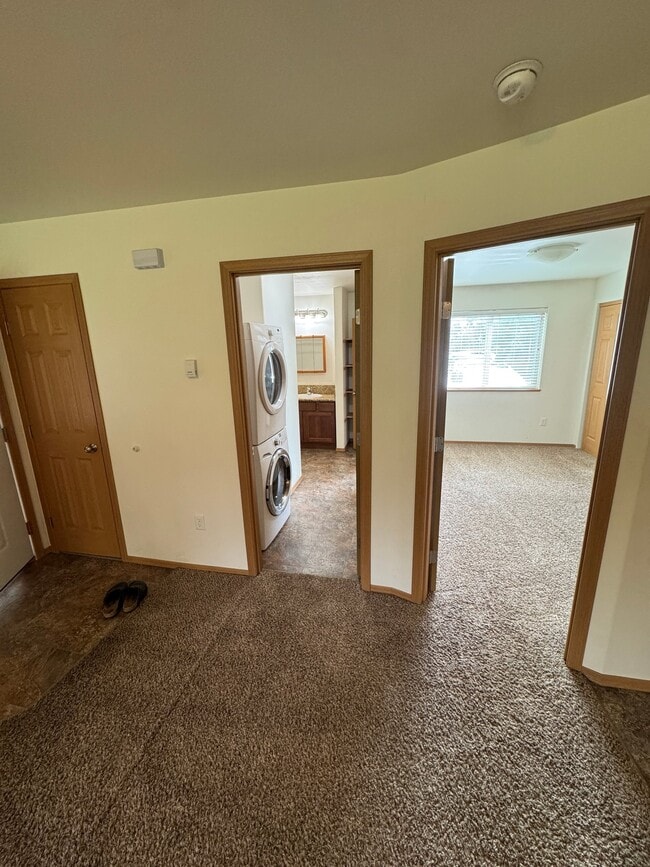 Building Photo - 5645 E Bogard Rd