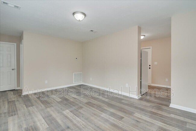 Building Photo - 140 Mc Elmurray Dr